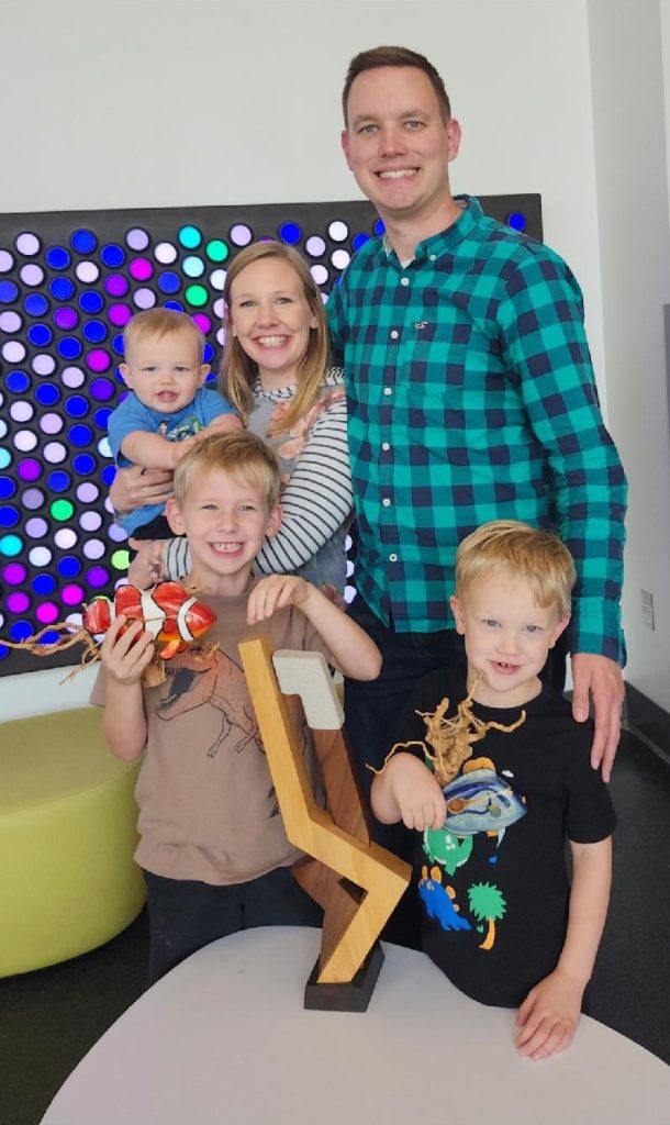 Leam and Landon’s family - The Erdahl family Jonsathon, Sara, Liam, Logan and baby landon